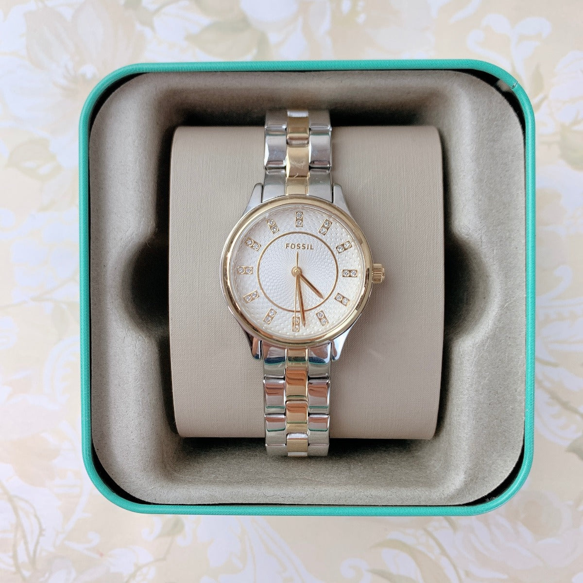 Fossil BQ1574 Modern Glitz Silver Dial Two Tone Stainless Steel Watch Fossil BQ1574 Modern Glitz Silver Dial Two Tone Stainless Steel Watch